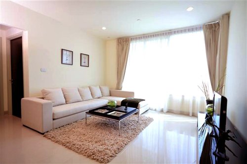 apartment to rent near The River condominium